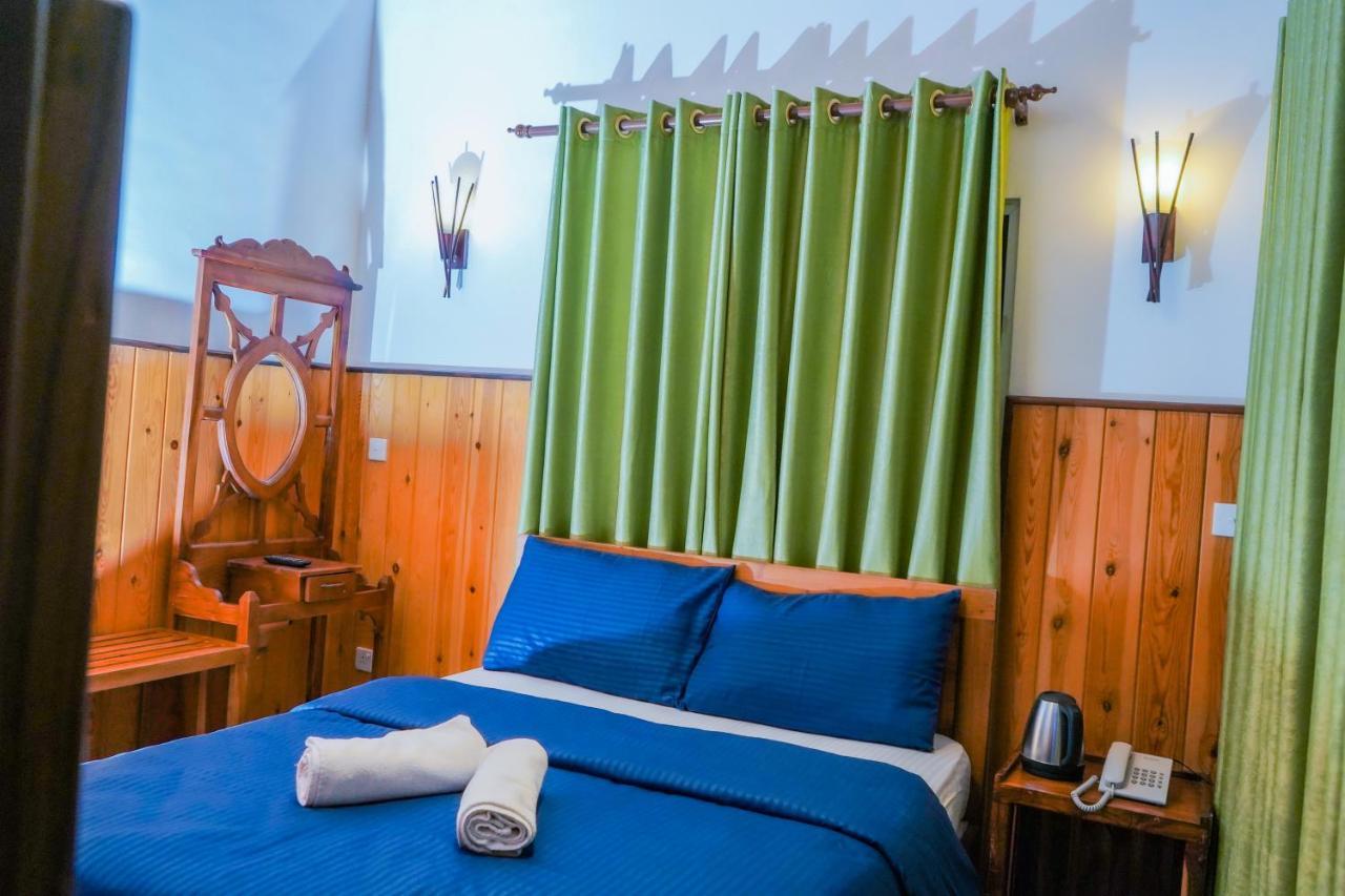 Hotel Blue Moon Residency Nuwara Eliya Exterior foto